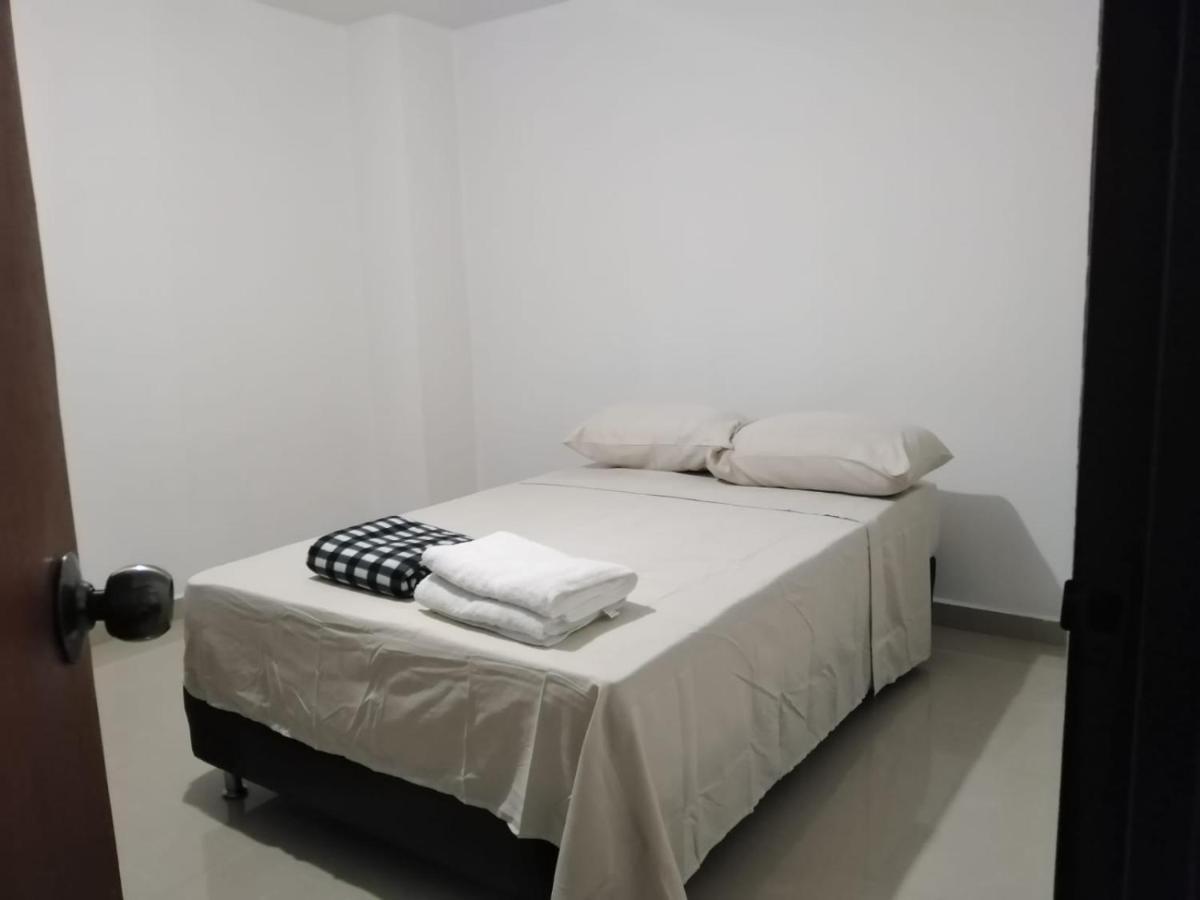 La Comunita-Cinema Hostel Medellín Zewnętrze zdjęcie