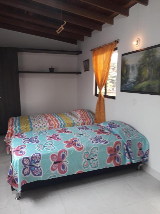 La Comunita-Cinema Hostel Medellín Pokój zdjęcie
